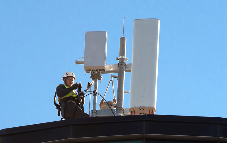 5G rooftop antennae